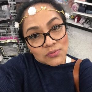 Meet your Posher, Veronica